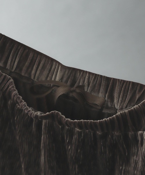 SENSE OF PLACE by URBAN RESEARCH(センスオブプレイスバイアーバンリサーチ)の「セルフカットベロアプリーツパンツ(その他パンツ・レディース・ライトグレー/ブラック/グリーン/ブラウン・ONE)」の15枚目の写真