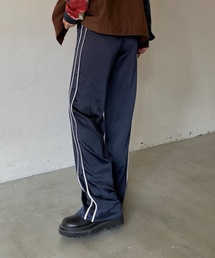 SHAGGIE（シャギー）の「サイドラインサテンワイドパンツ（その他パンツ）」