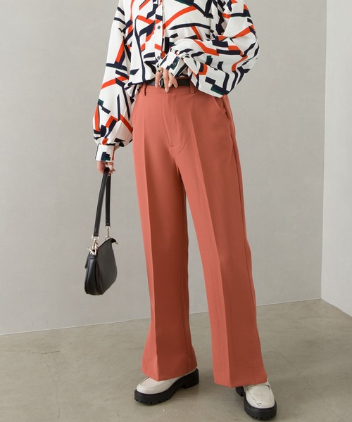 SpRay（スプレイ）の「エステルツイルセミフレアパンツ（その他パンツ・レディース・オレンジ/ロイヤルブルー/ブラック/グレイッシュベージュ/ライトグリーン・FREE）」の5枚目の写真