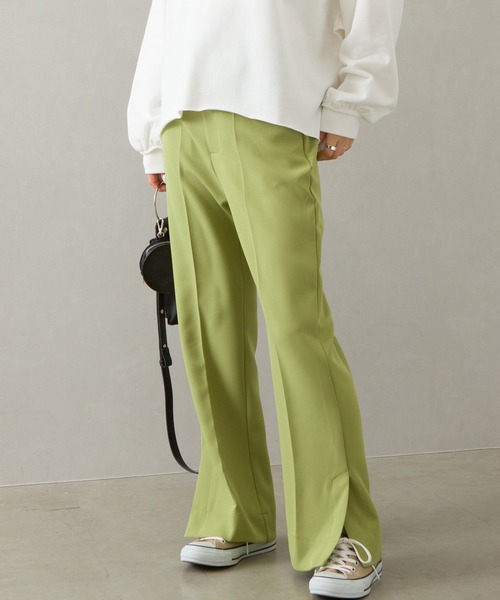 SpRay（スプレイ）の「エステルツイルセミフレアパンツ（その他パンツ・レディース・オレンジ/ロイヤルブルー/ブラック/グレイッシュベージュ/ライトグリーン・FREE）」の3枚目の写真