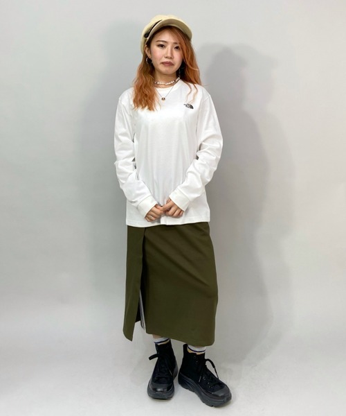 THE NORTH FACE(ザノースフェイス)の「THE NORTH FACE/ザ・ノース・フェイス ルーズシルエット バックプリントロゴロンT/ロングスリーブTEE NTW32230(Tシャツ/カットソー・レディース・ホワイト/ブラック・L/XL/M)」の5枚目の写真