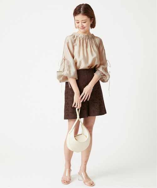 U by SPICK&SPAN（ユーバイスピックアンドスパン）の「リボンスリーブブラウス◆（シャツ/ブラウス・レディース・ベージュ/ネイビー・FREE）」の7枚目の写真