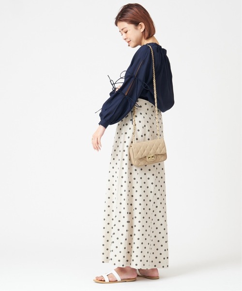 U by SPICK&SPAN（ユーバイスピックアンドスパン）の「リボンスリーブブラウス◆（シャツ/ブラウス・レディース・ベージュ/ネイビー・FREE）」の10枚目の写真