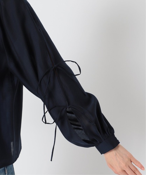 U by SPICK&SPAN（ユーバイスピックアンドスパン）の「リボンスリーブブラウス◆（シャツ/ブラウス・レディース・ベージュ/ネイビー・FREE）」の22枚目の写真