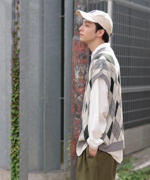 WEGO（ウィゴー）の「WEGO/アーガイルルーズニットベスト（ベスト・メンズ・グリーン系その他2/ホワイト系その他2/グレー系その他2/ブルー系その他2・MEDIUM/LARGE）」の18枚目の写真