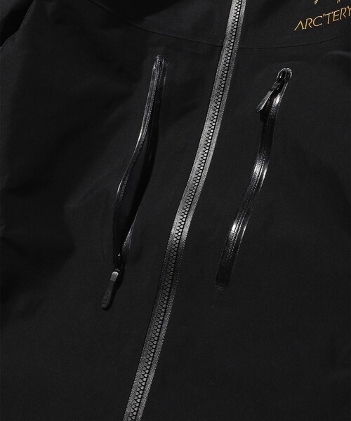 ARC'TERYX（アークテリクス）の「ARC'TERYX/アークテリクス ALPHA SV JACKET/アルファ ジャケット（ブルゾン・メンズ・ブラック・SMALL/MEDIUM/X-SMALL/LARGE）」の8枚目の写真