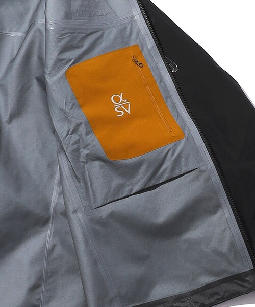 ARC'TERYX（アークテリクス）の「ARC'TERYX/アークテリクス ALPHA SV JACKET/アルファ ジャケット（ブルゾン・メンズ・ブラック・SMALL/MEDIUM/X-SMALL/LARGE）」の12枚目の写真