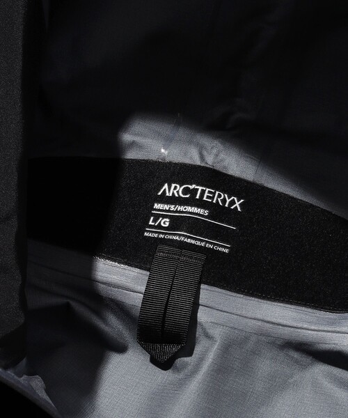 ARC'TERYX（アークテリクス）の「ARC'TERYX/アークテリクス ALPHA SV JACKET/アルファ ジャケット（ブルゾン・メンズ・ブラック・SMALL/MEDIUM/X-SMALL/LARGE）」の14枚目の写真