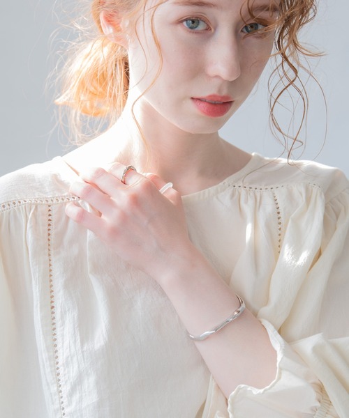 Crisp（クリスプ）の「ルーズカーブバングル（バングル/リストバンド・レディース・シルバー/ゴールド・FREE）」の10枚目の写真