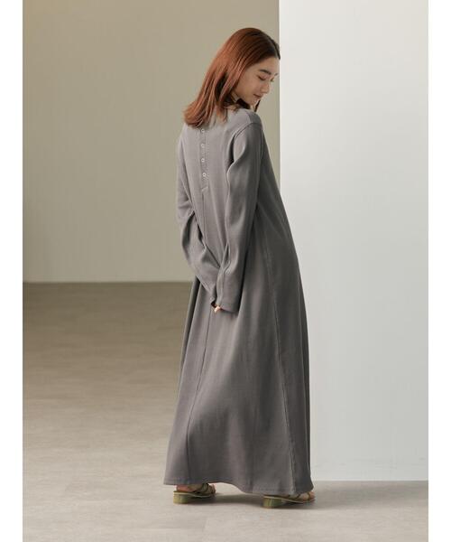 AMERICAN HOLIC（アメリカンホリック）の「リブカットIラインワンピース（ワンピース・レディース・チャコールグレー/グレイッシュベージュ・M/L）」の9枚目の写真