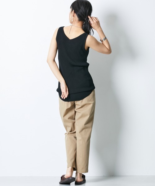 CHIC STYLE(シックスタイル)の「大きいサイズ 2WAYワイドリブニットタンクトップ シックスタイル(タンクトップ・レディース・ブラック/オフホワイト/グレー・3L/L/4L/LL)」の11枚目の写真