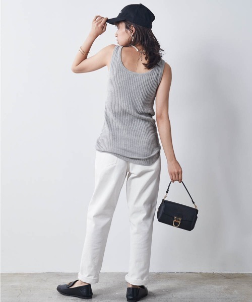 CHIC STYLE(シックスタイル)の「大きいサイズ 2WAYワイドリブニットタンクトップ シックスタイル(タンクトップ・レディース・ブラック/オフホワイト/グレー・3L/L/4L/LL)」の13枚目の写真