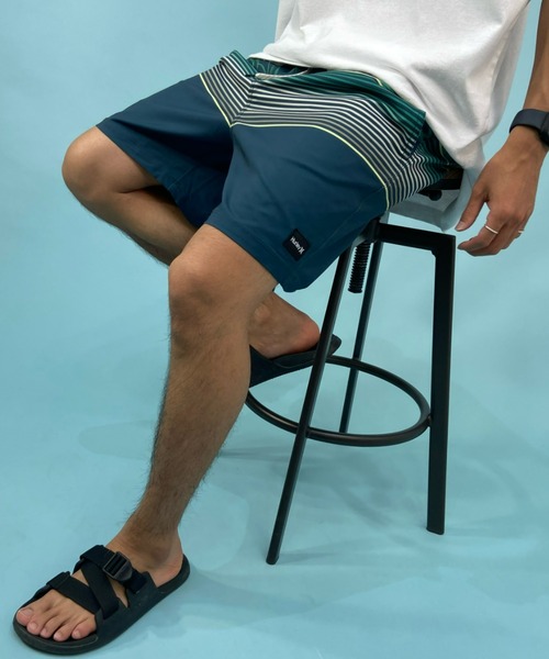 Hurley (ハーレー)の「Hurley/ハーレー水陸両用 ボードショーツ/水着 MBS0010860(水着・メンズ・グリーン/グレー/ブラック/パープル/ブルー/ブルー系その他・L/S/M)」の4枚目の写真