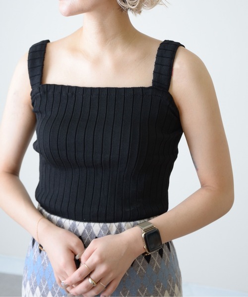 ibeul_(イベール)の「ワイドリブ スクエア シャリニットキャミソール(キャミソール・レディース・テラコッタ/ブラウン/ホワイト/ブラック・FREE)」の1枚目の写真