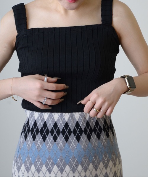 ibeul_(イベール)の「ワイドリブ スクエア シャリニットキャミソール(キャミソール・レディース・テラコッタ/ブラウン/ホワイト/ブラック・FREE)」の6枚目の写真