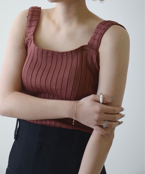 ibeul_(イベール)の「ワイドリブ スクエア シャリニットキャミソール(キャミソール・レディース・テラコッタ/ブラウン/ホワイト/ブラック・FREE)」の5枚目の写真