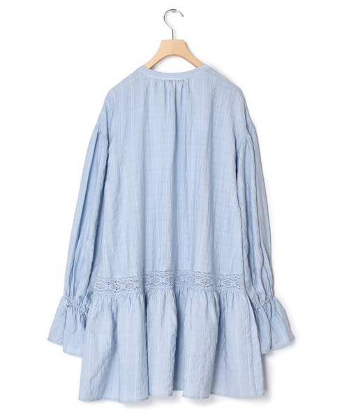 w closet(ダブルクローゼット)の「バンドネックレース切替チュニックワンピース(ワンピース・レディース・オフホワイト/グリーン/サックスブルー・FREE)」の4枚目の写真