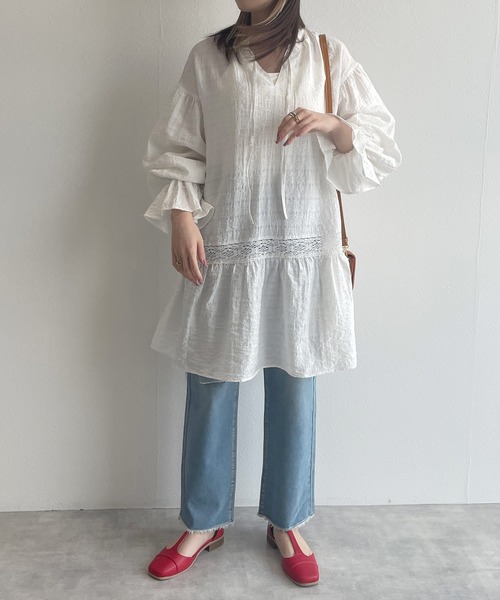 w closet(ダブルクローゼット)の「バンドネックレース切替チュニックワンピース(ワンピース・レディース・オフホワイト/グリーン/サックスブルー・FREE)」の9枚目の写真