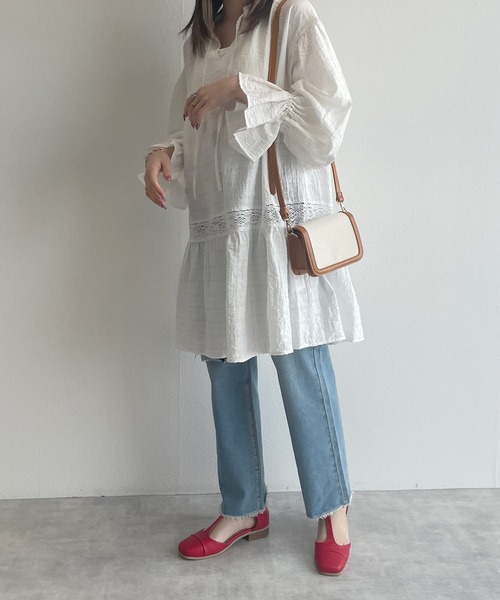 w closet(ダブルクローゼット)の「バンドネックレース切替チュニックワンピース(ワンピース・レディース・オフホワイト/グリーン/サックスブルー・FREE)」の14枚目の写真