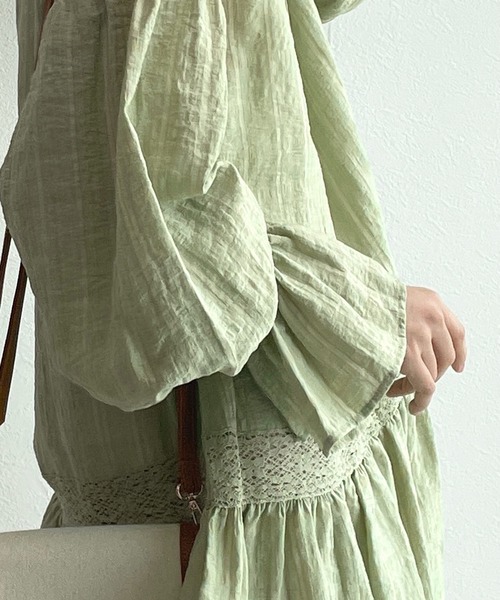 w closet(ダブルクローゼット)の「バンドネックレース切替チュニックワンピース(ワンピース・レディース・オフホワイト/グリーン/サックスブルー・FREE)」の18枚目の写真