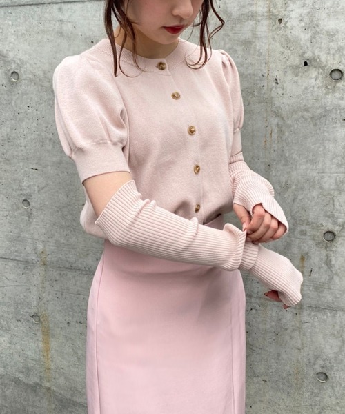 one after another NICE CLAUP（ワンアフターアナザーナイスクラップ）の「アームウォーマーセット半袖カーディガン（ニット/セーター・レディース・ブラック/ライトピンク/ライトベージュ/オフホワイト・FREE）」の4枚目の写真