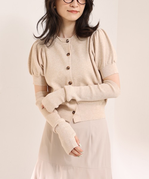 one after another NICE CLAUP（ワンアフターアナザーナイスクラップ）の「アームウォーマーセット半袖カーディガン（ニット/セーター・レディース・ブラック/ライトピンク/ライトベージュ/オフホワイト・FREE）」の6枚目の写真