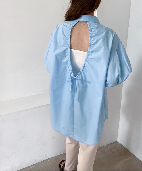 feepur（フェピュール）の「バックシャンボリュームハーフスリーブシャツ（シャツ/ブラウス・レディース・ブラック/オフホワイト/ブルー/ピンク・MEDIUM）」の4枚目の写真