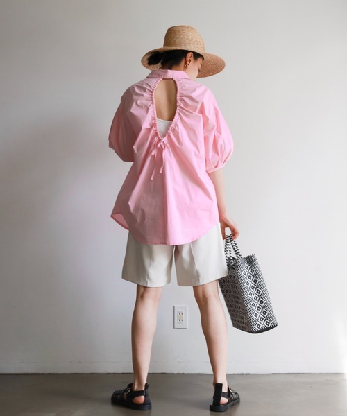 feepur（フェピュール）の「バックシャンボリュームハーフスリーブシャツ（シャツ/ブラウス・レディース・ブラック/オフホワイト/ブルー/ピンク・MEDIUM）」の11枚目の写真