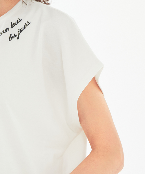 abahouse mavie(アバハウスマヴィ)の「刺繍ロゴTシャツ(Tシャツ/カットソー・レディース・チャコールグレー/ホワイト/グレー系その他/ホワイト系その他/ダークネイビー/ホワイト系その他2・フリー)」の18枚目の写真