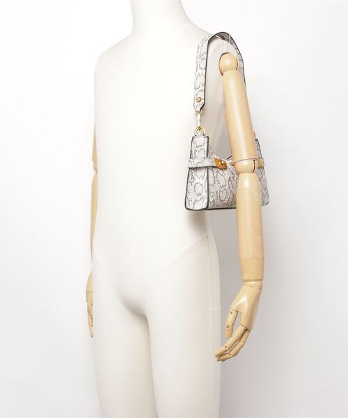 Guess（ゲス）の「ZADIE LOGO Top Zip Shoulder Bag（ショルダーバッグ・レディース・グレー・ONE SIZE）」の17枚目の写真