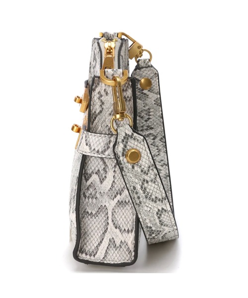 Guess（ゲス）の「ZADIE LOGO Top Zip Shoulder Bag（ショルダーバッグ・レディース・グレー・ONE SIZE）」の4枚目の写真