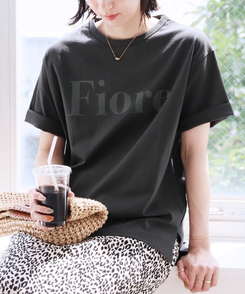 reca（レカ）の「フロッキーロゴプリントプルオーバー（Tシャツ/カットソー・レディース・ブルーグリーン/オフホワイト/ライトベージュ/ブラック/グレイッシュベージュ/チャコールグレー/ホワイト系その他・FREE）」の2枚目の写真