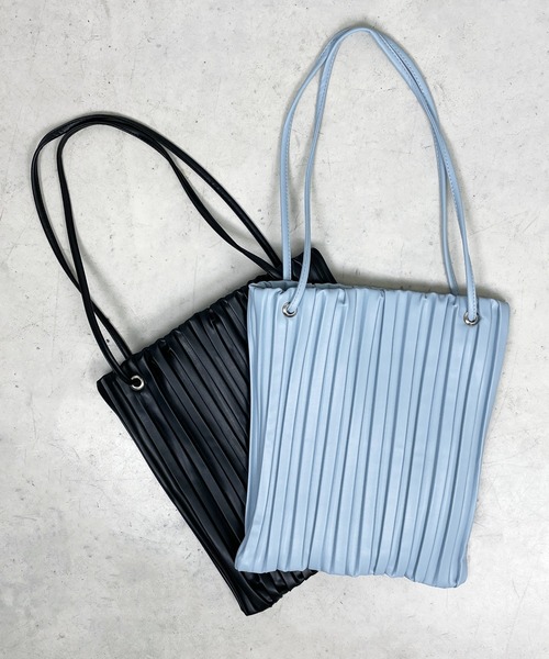 Meli rich（メリーリッチ）の「プリーツトートバッグ（トートバッグ・レディース・ライトブルー/ブラック・FREE）」の5枚目の写真