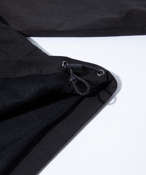 And A(アンドエー)の「Gramicci by F/CE. グラミチバイエフシーイー / F/CE x GRAMICCI TECH COACH JACKET 2WAYテックコーチジャケット シャツジャケット(セットアップ) / GUJ3-S3007(ブルゾン・メンズ・ブラック/ベージュ・LARGE/MEDIUM)」の11枚目の写真