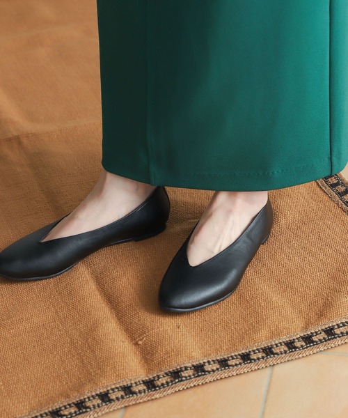 URBAN RESEARCH DOORS（アーバンリサーチドアーズ）の「Vカットパンプス（パンプス・レディース・ブラック/ブラウン系その他/ベージュ系その他・37/35/38/36）」の6枚目の写真