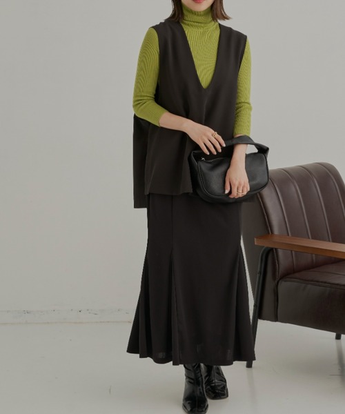 CLEARIMPRESSION （クリアインプレッション）の「【セットアップ対応】ライトダブルクロスVネックベスト（ベスト・レディース・ブラック/アイボリー・FREE）」の2枚目の写真