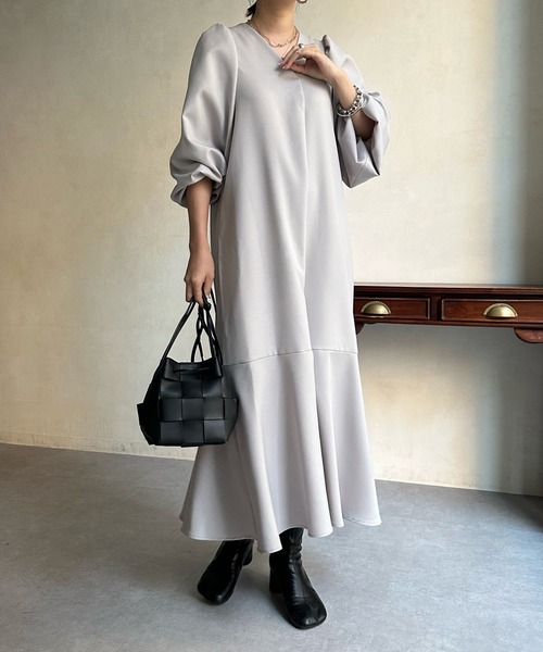 DouDou（ドゥドゥ）の「【新色追加】パフスリーブワンピース（ワンピース・レディース・ブラック/ベージュ/グレイッシュベージュ・FREE）」の3枚目の写真