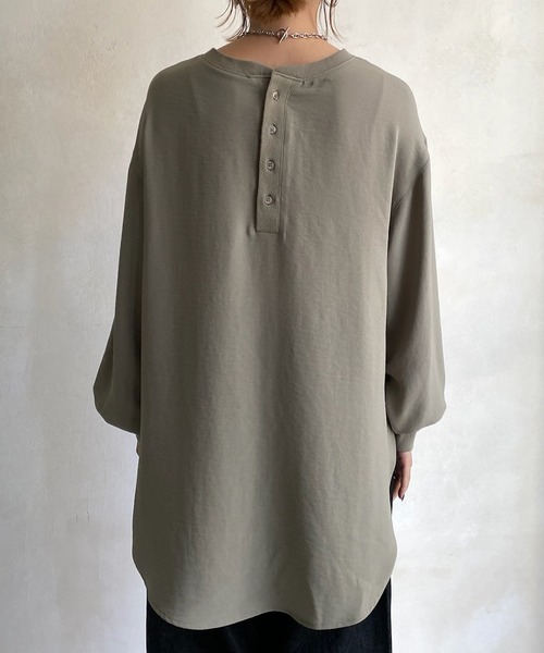 DouDou(ドゥドゥ)の「ジョーゼット袖リブプルオーバー(シャツ/ブラウス・レディース・チャコールグレー/オフホワイト/カーキ・FREE)」の6枚目の写真