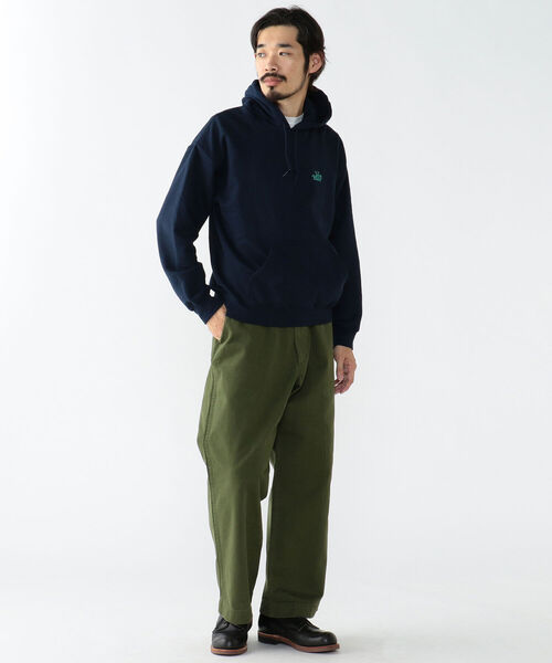 THE DAY(ザデイ)の「THE DAY × BEAMS PLUS / 別注 Pullover Sweat Hoodie(スウェット・メンズ・グレー/ネイビー・SMALL/LARGE/MEDIUM)」の4枚目の写真
