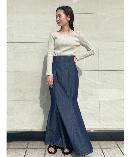 Stylevoice for xxx(スタイルヴォイスフォー)の「マーメイドデニムスカート(デニムスカート・レディース・ライトブルー・SMALL/MEDIUM)」の3枚目の写真