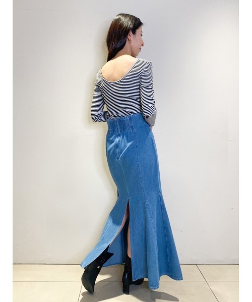 Stylevoice for xxx(スタイルヴォイスフォー)の「マーメイドデニムスカート(デニムスカート・レディース・ライトブルー・SMALL/MEDIUM)」の4枚目の写真