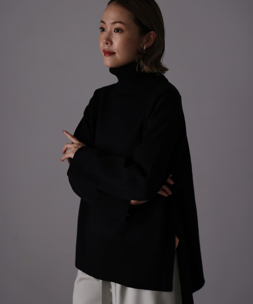 HERENCIA（ヘレンチア）の「サイドスリット タートルニット（ニット