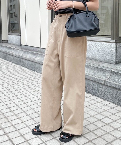 Chillfar(チルファー)の「クレープベイカーパンツ(チノパンツ・レディース・ベージュ/カーキ/ブラック・MEDIUM/LARGE)」の2枚目の写真