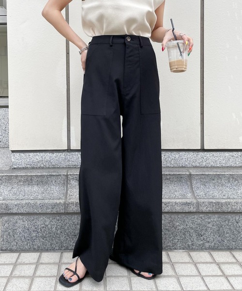 Chillfar(チルファー)の「クレープベイカーパンツ(チノパンツ・レディース・ベージュ/カーキ/ブラック・MEDIUM/LARGE)」の1枚目の写真