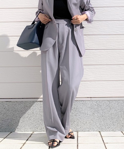 Q(キュー)の「ストレッチストレートパンツ(その他パンツ・レディース・ライトグレー/ブラック・MEDIUM)」の1枚目の写真