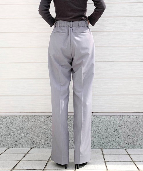 Q(キュー)の「ストレッチストレートパンツ(その他パンツ・レディース・ライトグレー/ブラック・MEDIUM)」の9枚目の写真