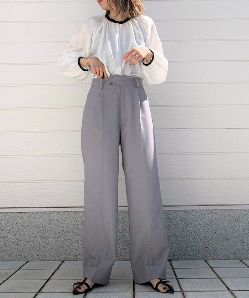 Q(キュー)の「ストレッチストレートパンツ(その他パンツ・レディース・ライトグレー/ブラック・MEDIUM)」の3枚目の写真