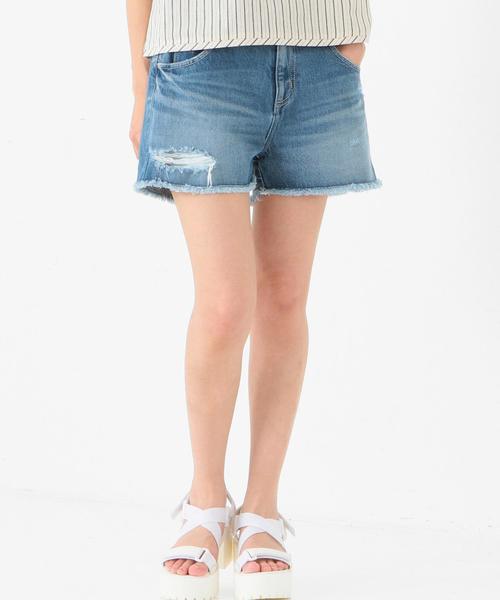 Another Edition(アナザーエディション)の「ダメージデニムショートパンツ/AEBC ダメージDNM S/PT◆(デニムパンツ・レディース・ホワイト/ネイビー・SMALL/MEDIUM)」の2枚目の写真