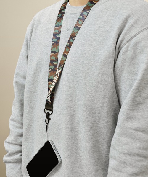 AVIREX（アヴィレックス）の「アヴィレックス ロングストラップ 「迷彩柄」（スマホグッズ・メンズ・グリーン/ブラック・ONE SIZE）」の6枚目の写真