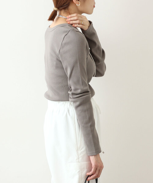 IENA(イエナ)の「テレコオープンネックTシャツ(Tシャツ/カットソー・レディース・ライトグレー/ホワイト/グリーン/ネイビー・FREE)」の19枚目の写真